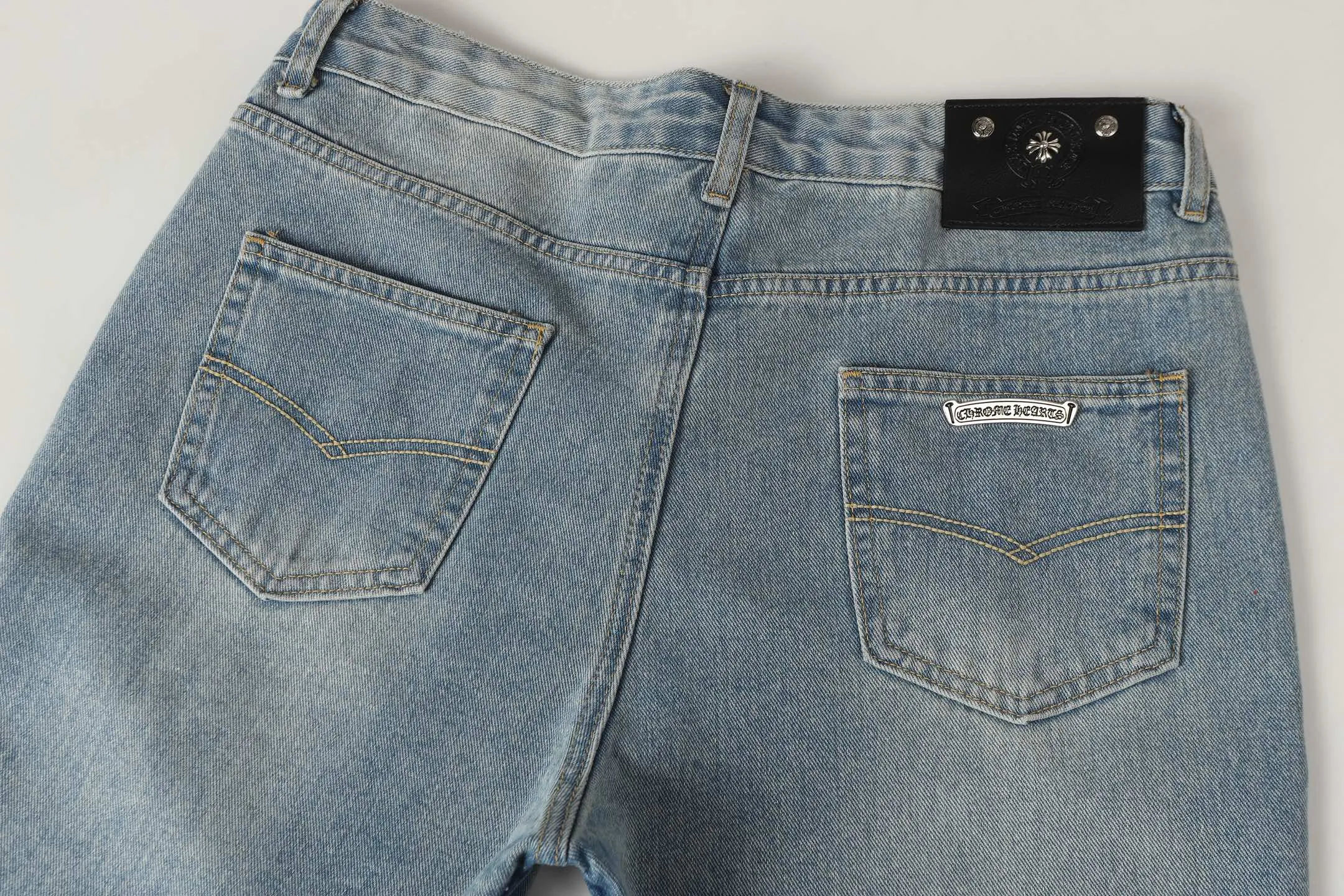 P300 cross-border quantity model, please do not place an order if you are pursuing quality - Chrome Hearts/Chrome Heart Cross✝️Applied leather embroidered washed jeans trousers casual pants flared pants -High weight, high density and high quality. The wool is soft, delicate and skin-friendly. It feels soft and silky. It has excellent warmth and skin-friendly properties. -Size: 28 30 32 34 36